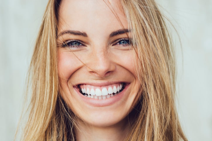 How long do porcelain veneers and crowns last?